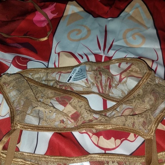 Fashion Nova 4 pc lingerie garter set S and M in nude - Picture 4 of 9